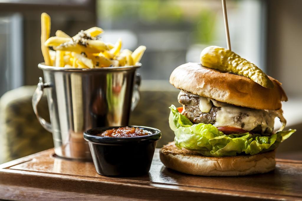 Best Western Plus Pinewood Manchester Airport-Wilmslow Hotel Esterno foto